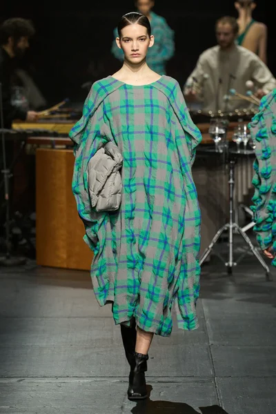 Look 17